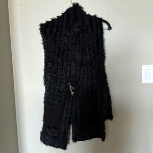 Fur and knit black vest, machine, washable, size medium large